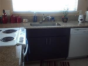 3rd image of 6685 Imperial Dr APT 202