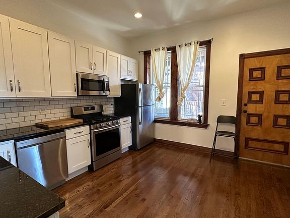2nd image of 2053 W Division St APT 2