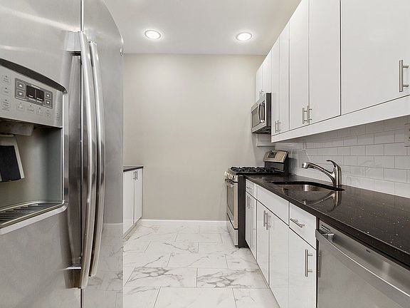 2nd image of 202 9th Ave APT 2