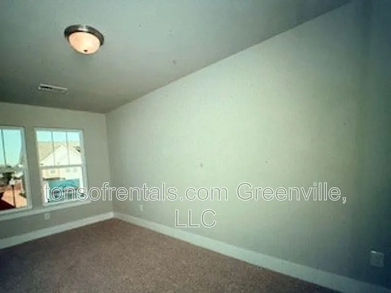 437 Pangel Ln — Photo 12