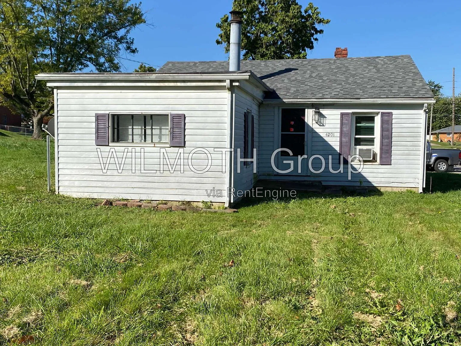 2 bed, 1.0 bath, 949 sqft, $945 — Photo 1