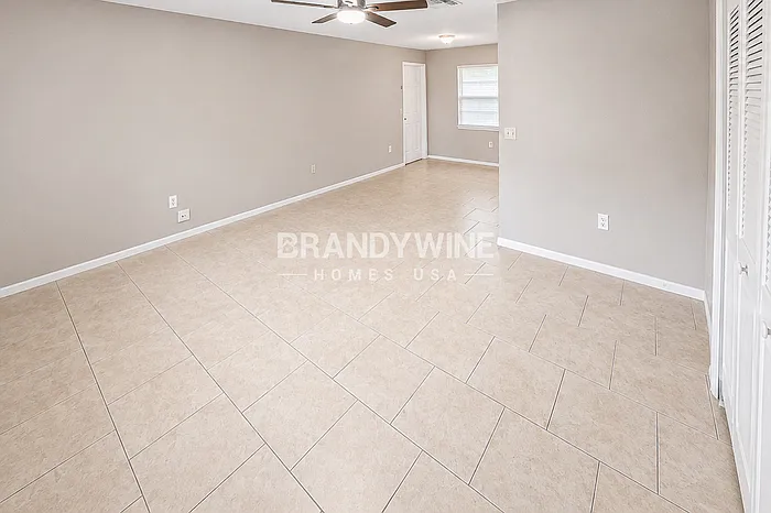 3 bed, 2.0 bath, 1008 sqft, $1,995 — Photo 4