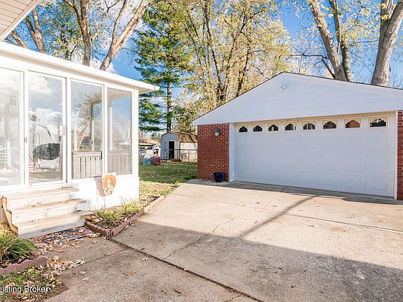 3rd image of 7205 Feyhurst Dr