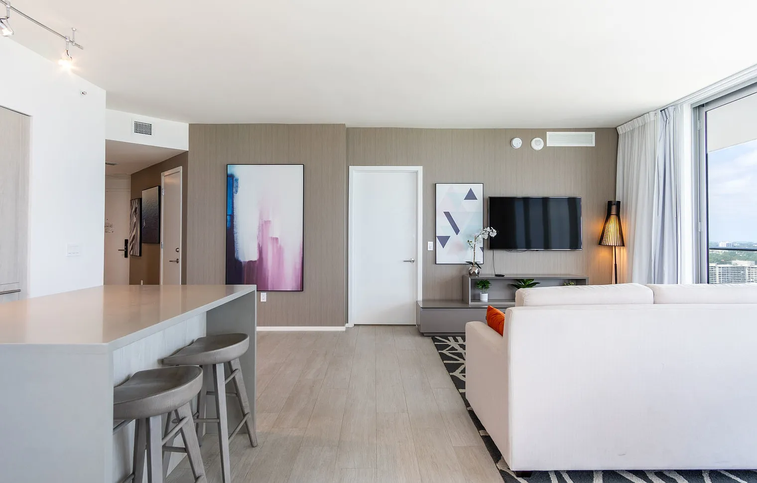 2 bed, 2.0 bath, 1097 sqft, $6,465 — Photo 3
