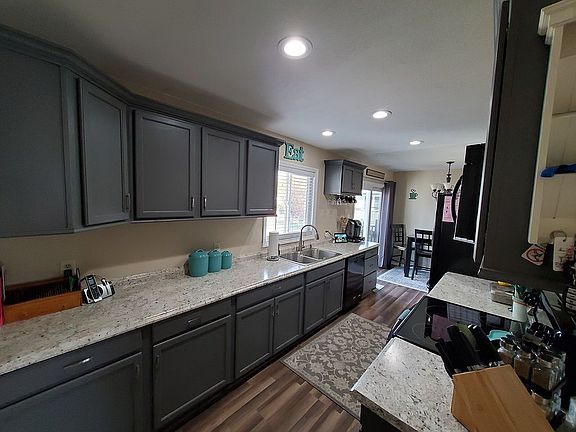 5th image of 605 Ponderosa Dr