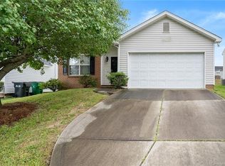 1332 Mandy Place Ct, Charlotte, NC 28216