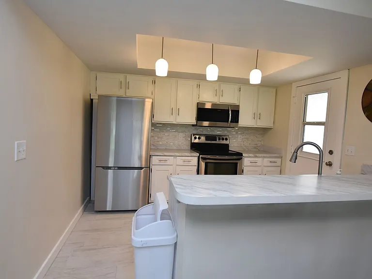 4825 Loretta Ln — Photo 6