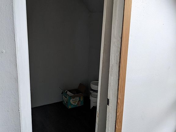 5th image of 3402 S Whitnall Ave #A