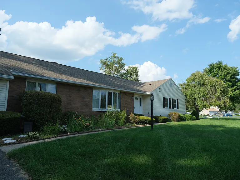 51 Valley View Cir — Photo 40
