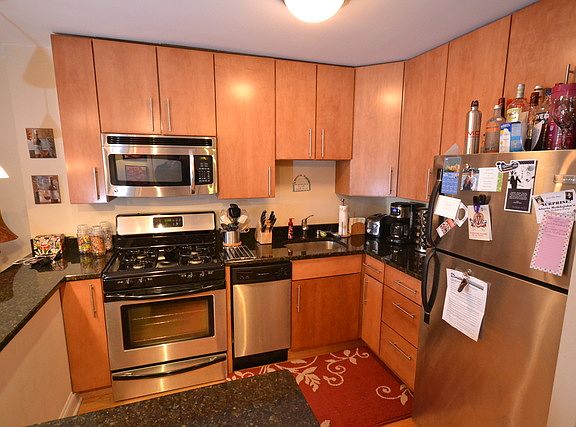 2nd image of 1960 N Lincoln Park W APT 1302