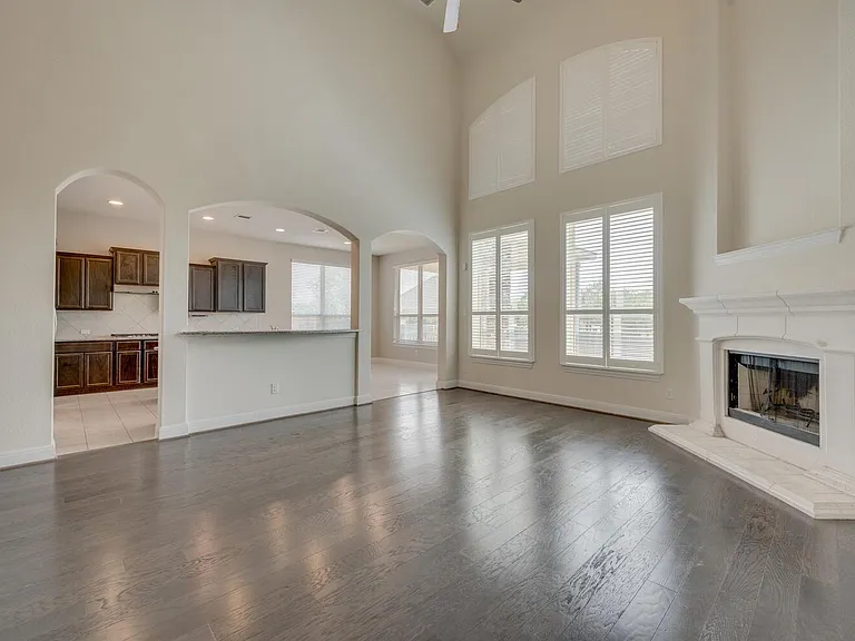 845 Richardson Ln — Photo 12
