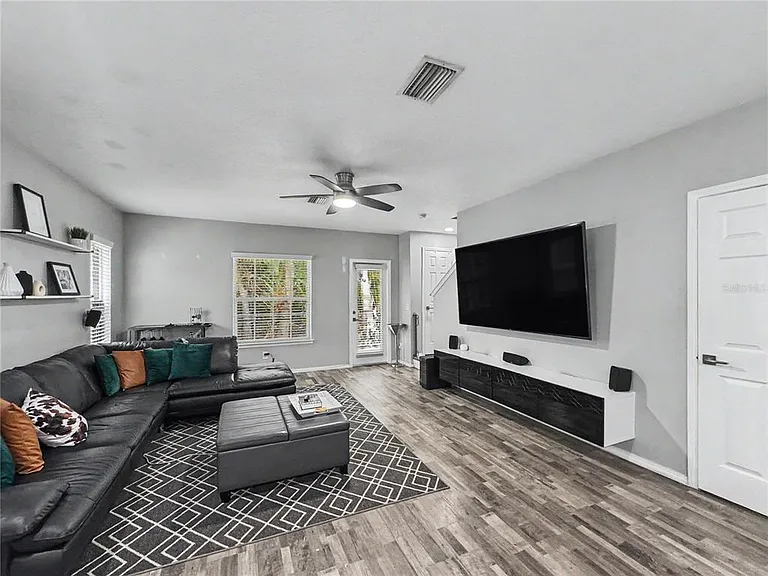 4842 Chatterton Way — Photo 10