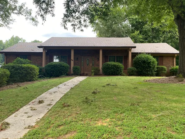 5135 Angelia Dr, Winston Salem, NC 27106
