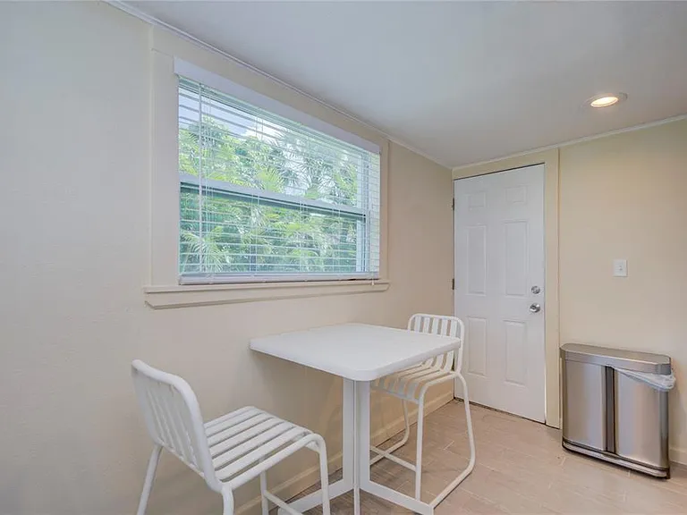 3200 W De Bazan Ave — Photo 35