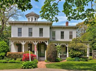 8985 Main Rd, East Marion, NY 11939