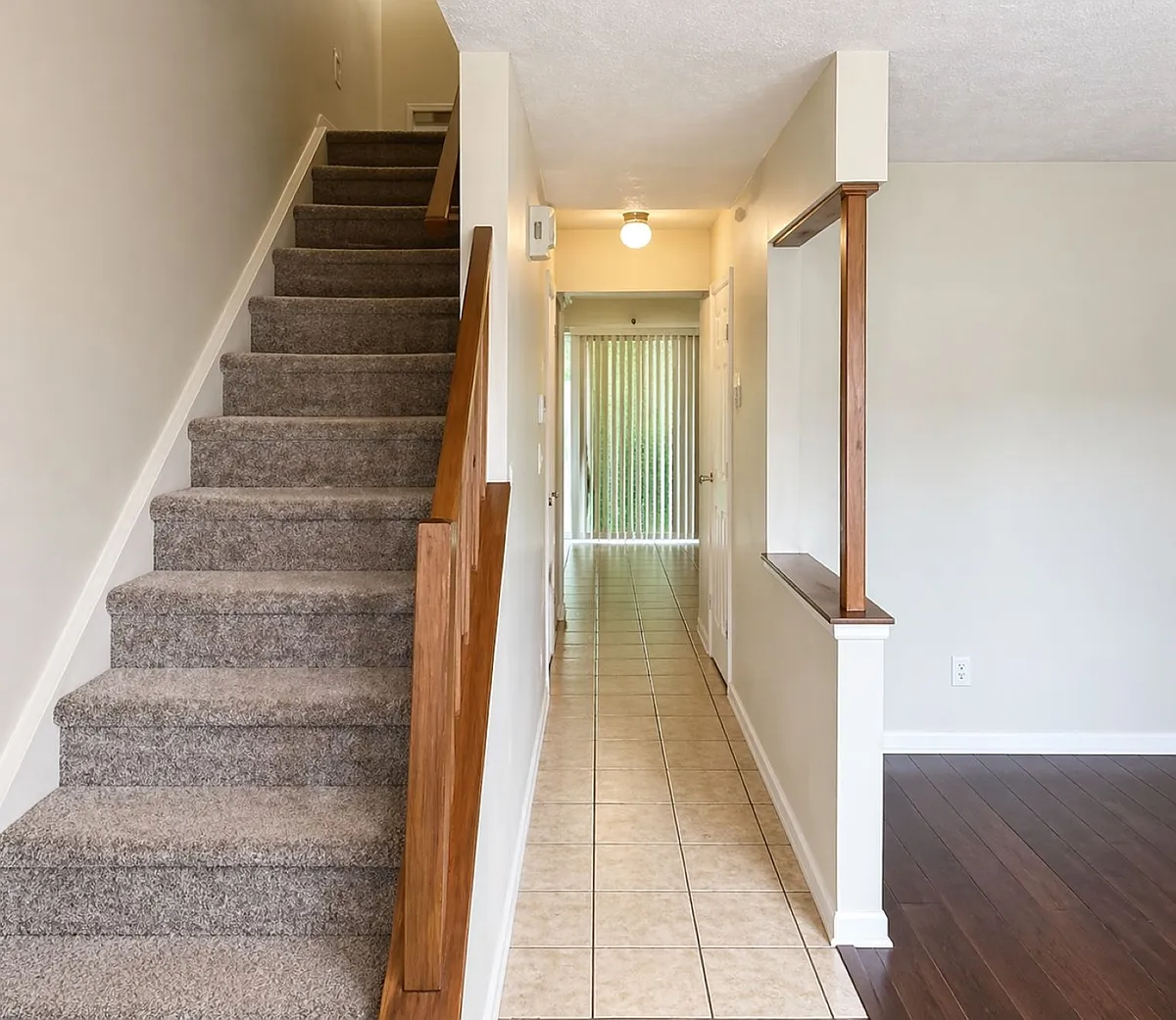 Building Photo - 9456 Lexington Cir #1-D