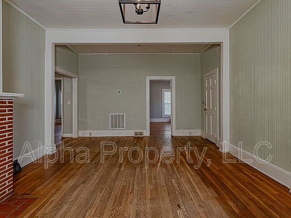 3rd image of 678 N Liberty St