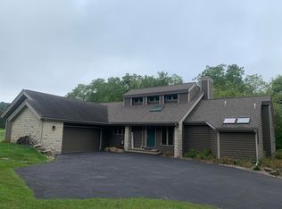 14 Timberline Dr, Galena, IL 61036
