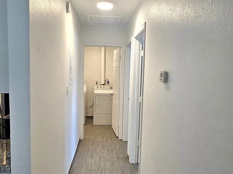 4117 E Moreland St #1 — Photo 8