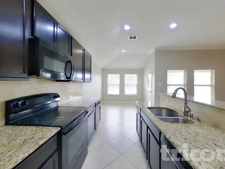 508 Crazy Horse Dr — Photo 5