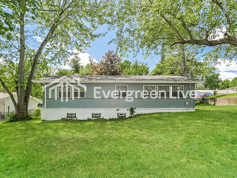 2667 Garham Dr — Photo 15