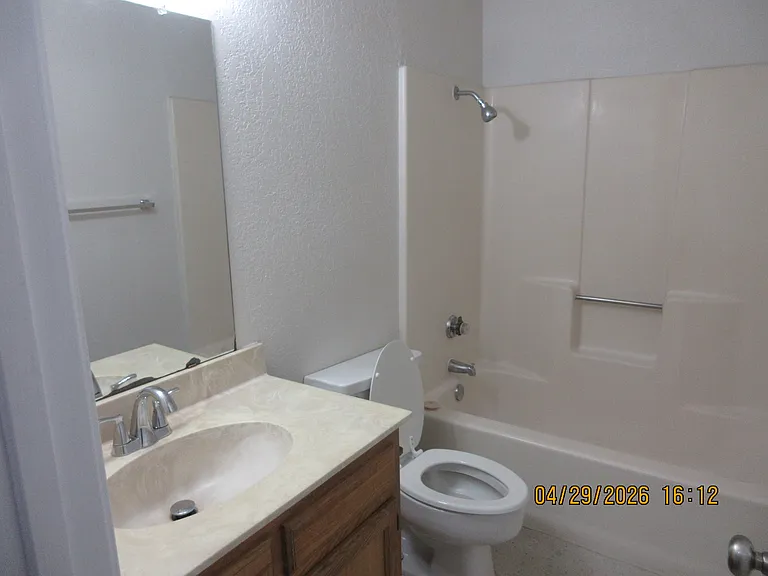 923 W Sycamore St #19 — Photo 10
