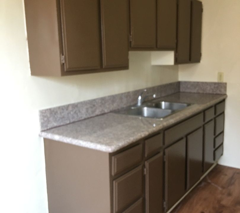 1st image of 1273 S Woods Ave APT 06