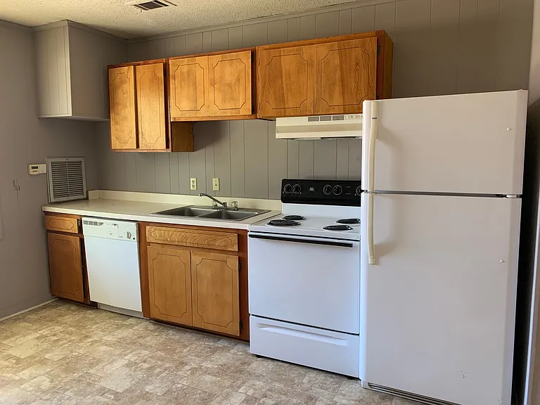 Cedar Pointe Apartments - Thomasville AL — Photo 14