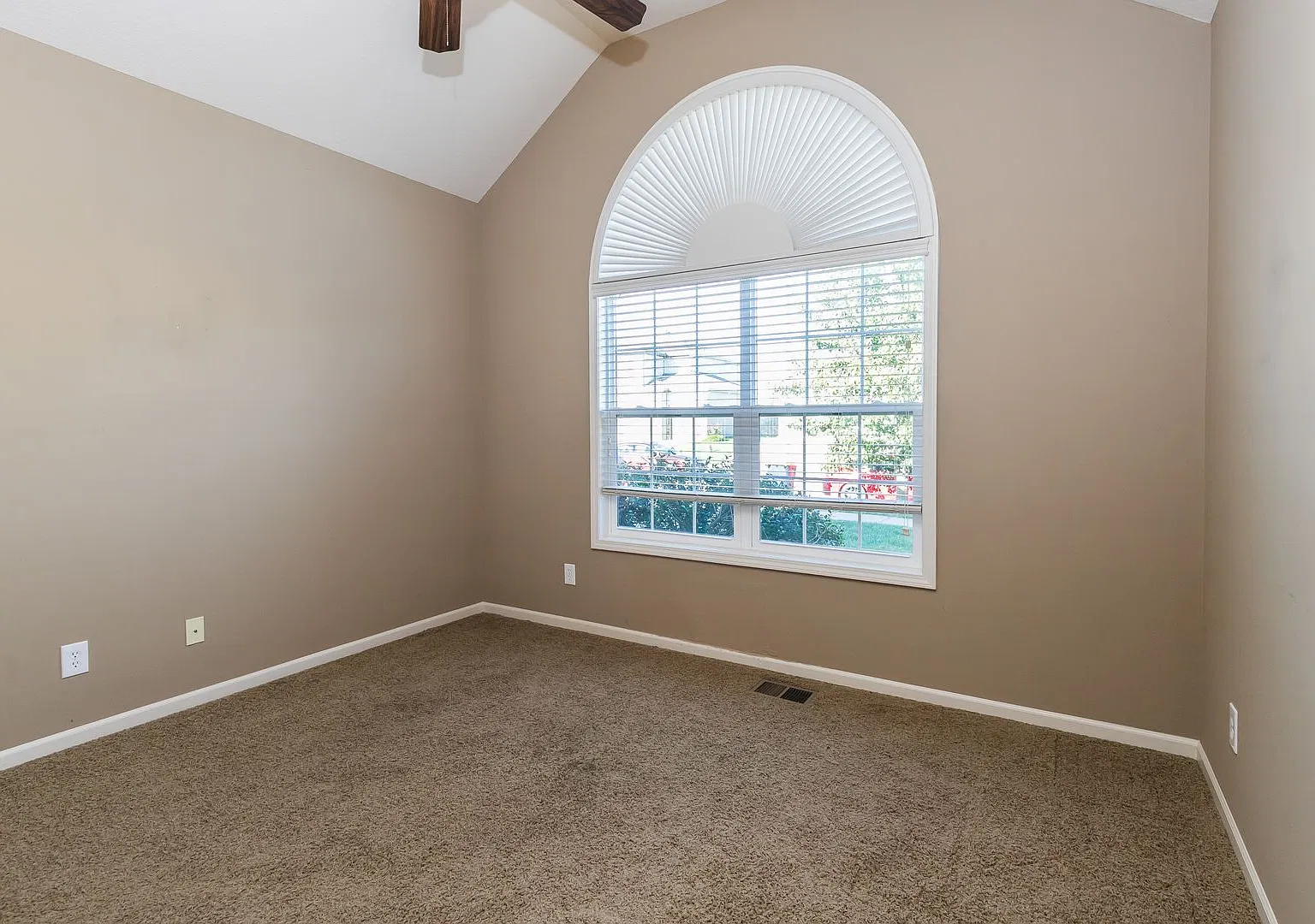 4 Bed 3 Bath Home in the HEART of Kansas City — Photo 4