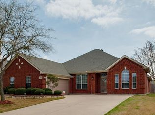 907 Fleetwood Cove Dr, Grand Prairie, TX 75052