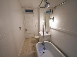 77 Oxford St N APT 11, Saint Paul, MN 55104