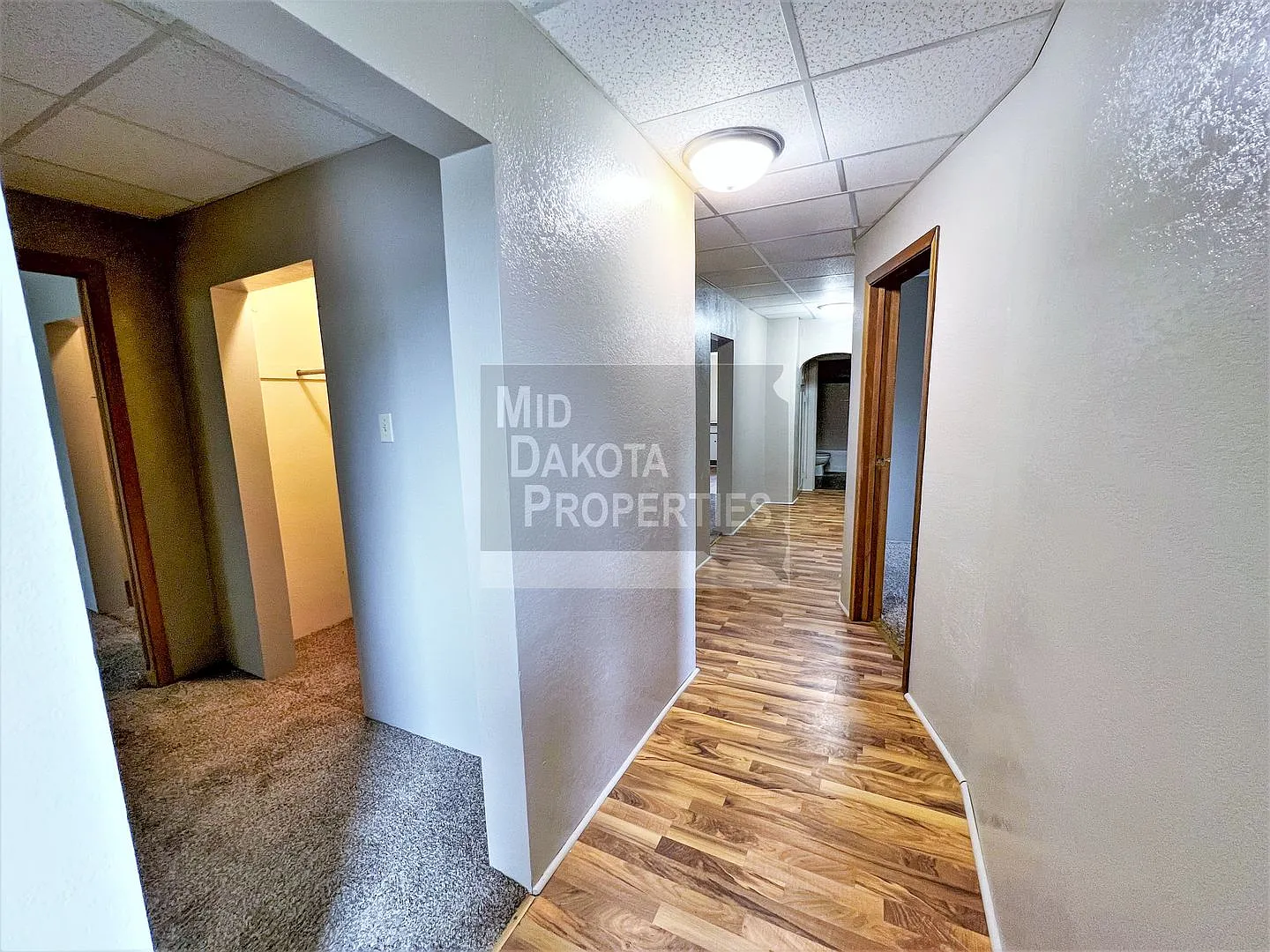 420 E 6th — Photo 3
