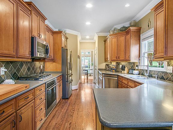 2nd image of 1145 Hibiscus Dr