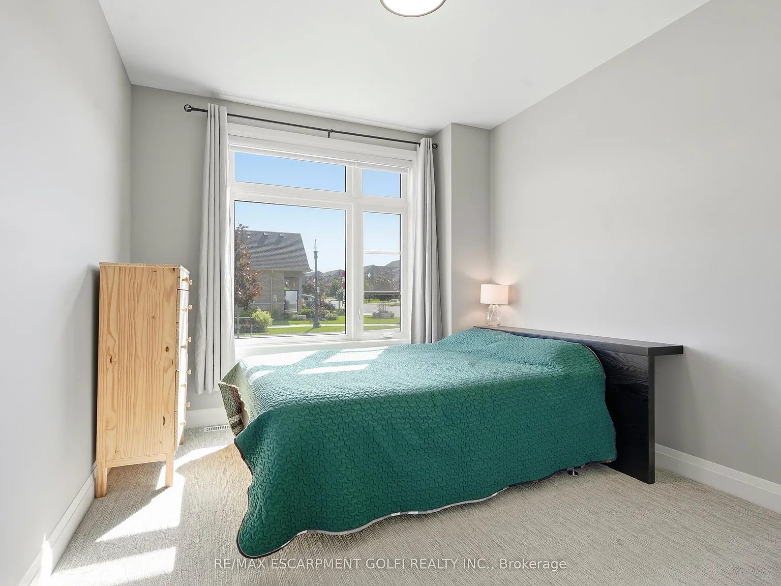 3 bed, $3,000 — Photo 4