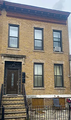 186 Howard Avenue #2