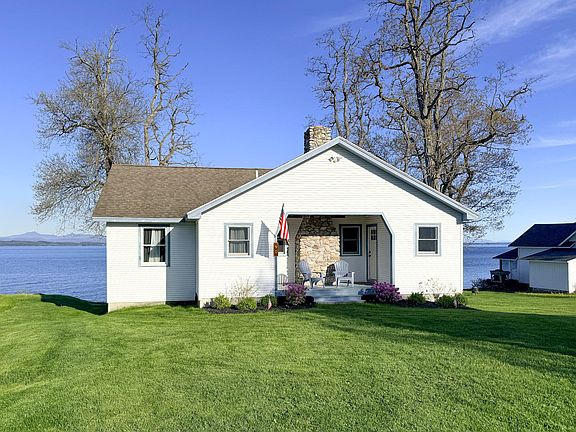 3rd image of 90 Lakeshore Dr
