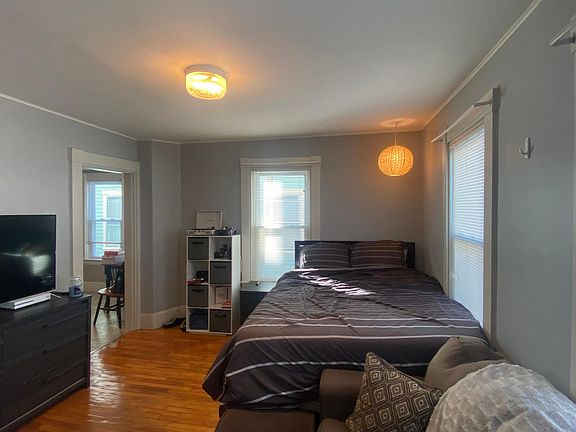 bedroom/living room