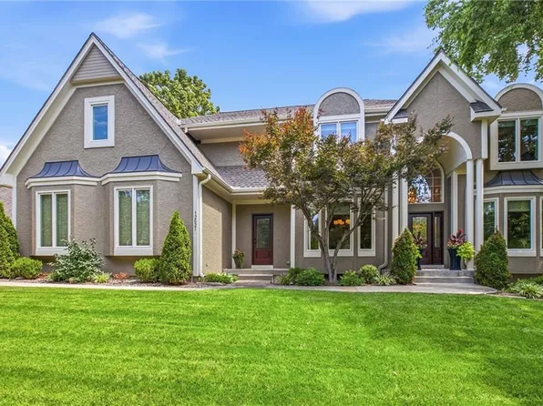 12621 Ballentine St, Overland Park, KS 66213