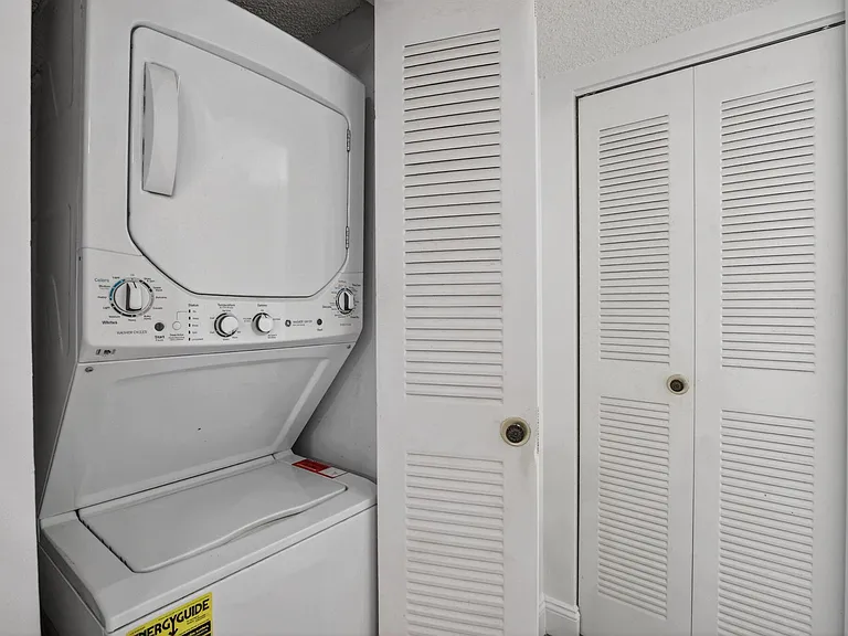 300 Palm Cir W #305 — Photo 19