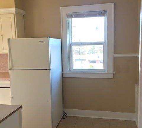 5th image of 331 E Lullwood Ave APT 04