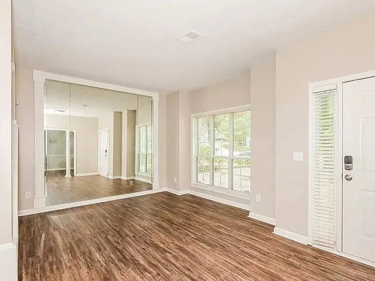 6845 Waters Edge Dr — Photo 6