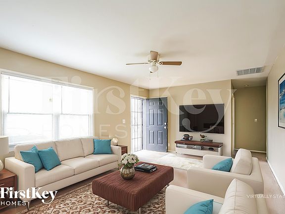 4th image of 8738 Montery Rd