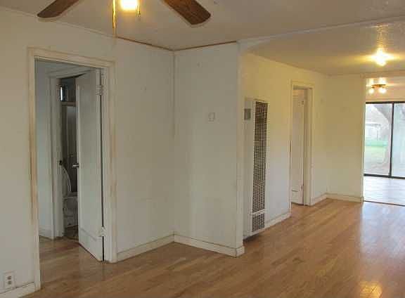 3rd image of 2036 N Patterson Ave