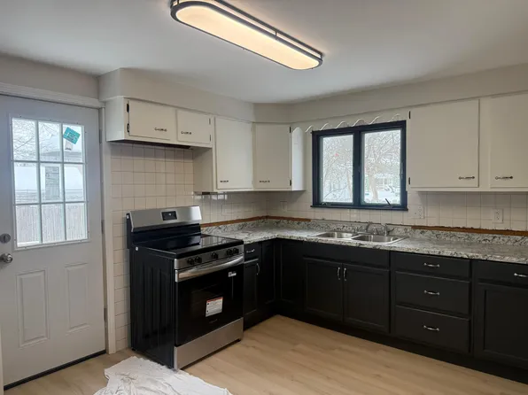 909 West Ave, Medina, NY 14103