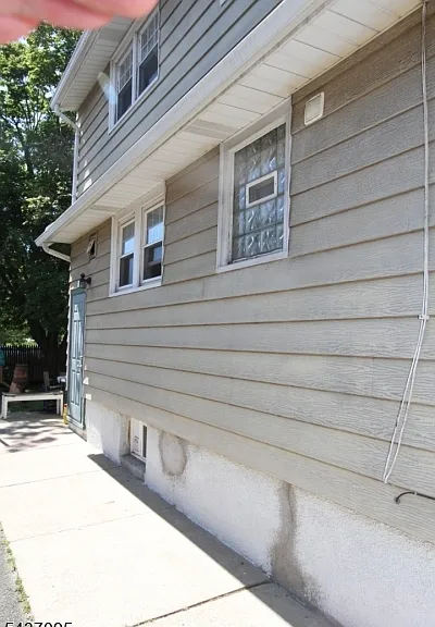 74 Alexandria Ave — Photo 2