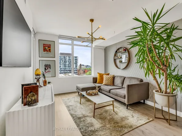 27 Bathurst St #611, Toronto, ON M5V 0R1