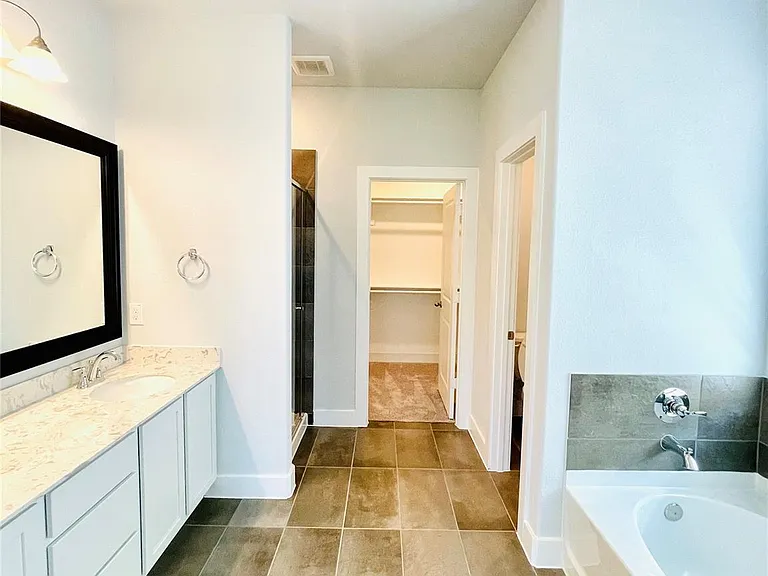 216 Catalina Cove Dr — Photo 11