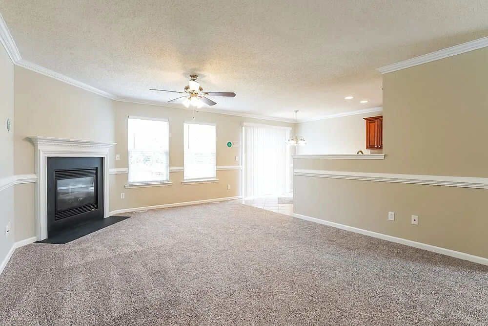 4 bed, 3.0 bath, 2454 sqft, $2,310 — Photo 4
