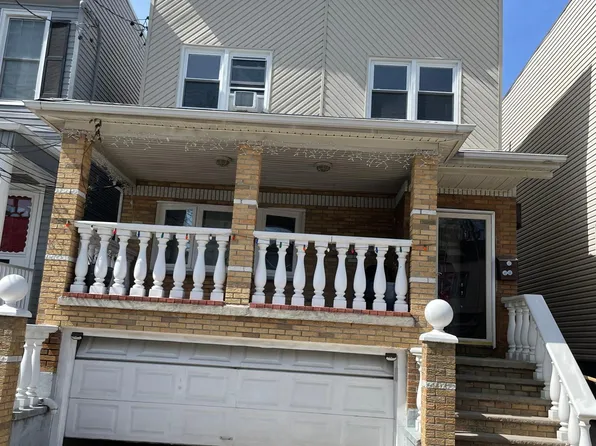 341 Avenue E, Bayonne, NJ 07002