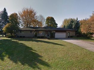 18532 Hollie Dr, Macomb Township, MI 48044